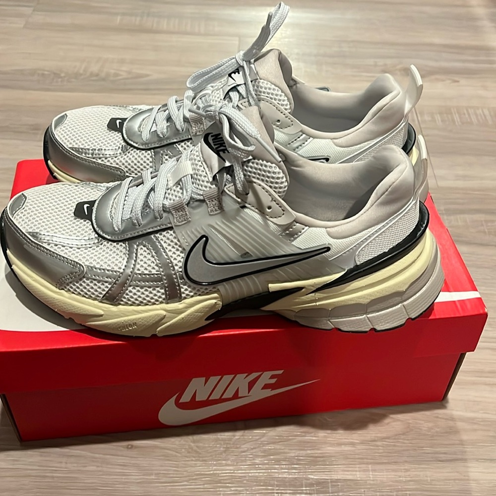 Nike V2K Run